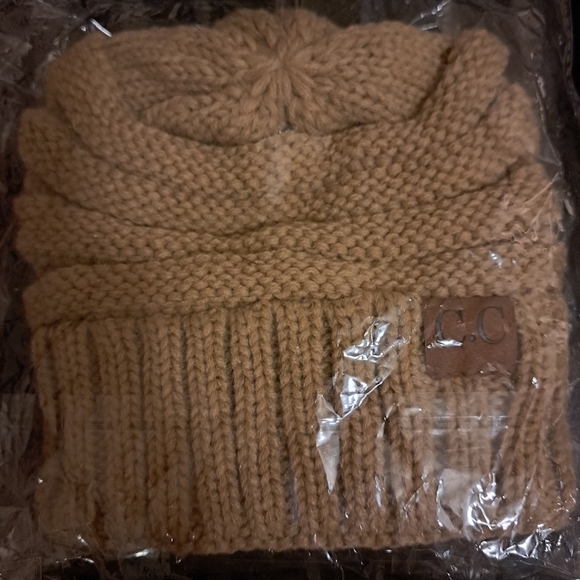 𝅺C.c Knitted Confetti Beanies Brand New - Picture 3 of 15